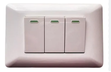 Interruptor con Placa Luminoso Triple 10A (c/u)
