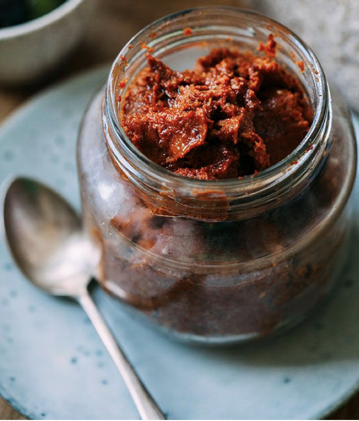 DIP DE TOMATES SECOS Y ALBAHACA