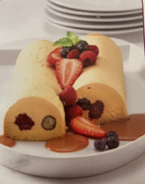 Terrina de manjar con berries