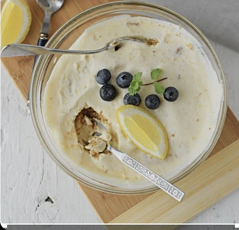 COPON DE ESPUMA DE LIMÓN CON GALLETAS