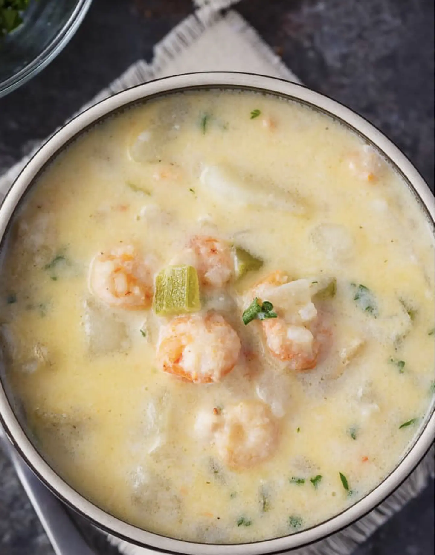 SHRIMP CHOWDER EN PAN DE CAMPO 1