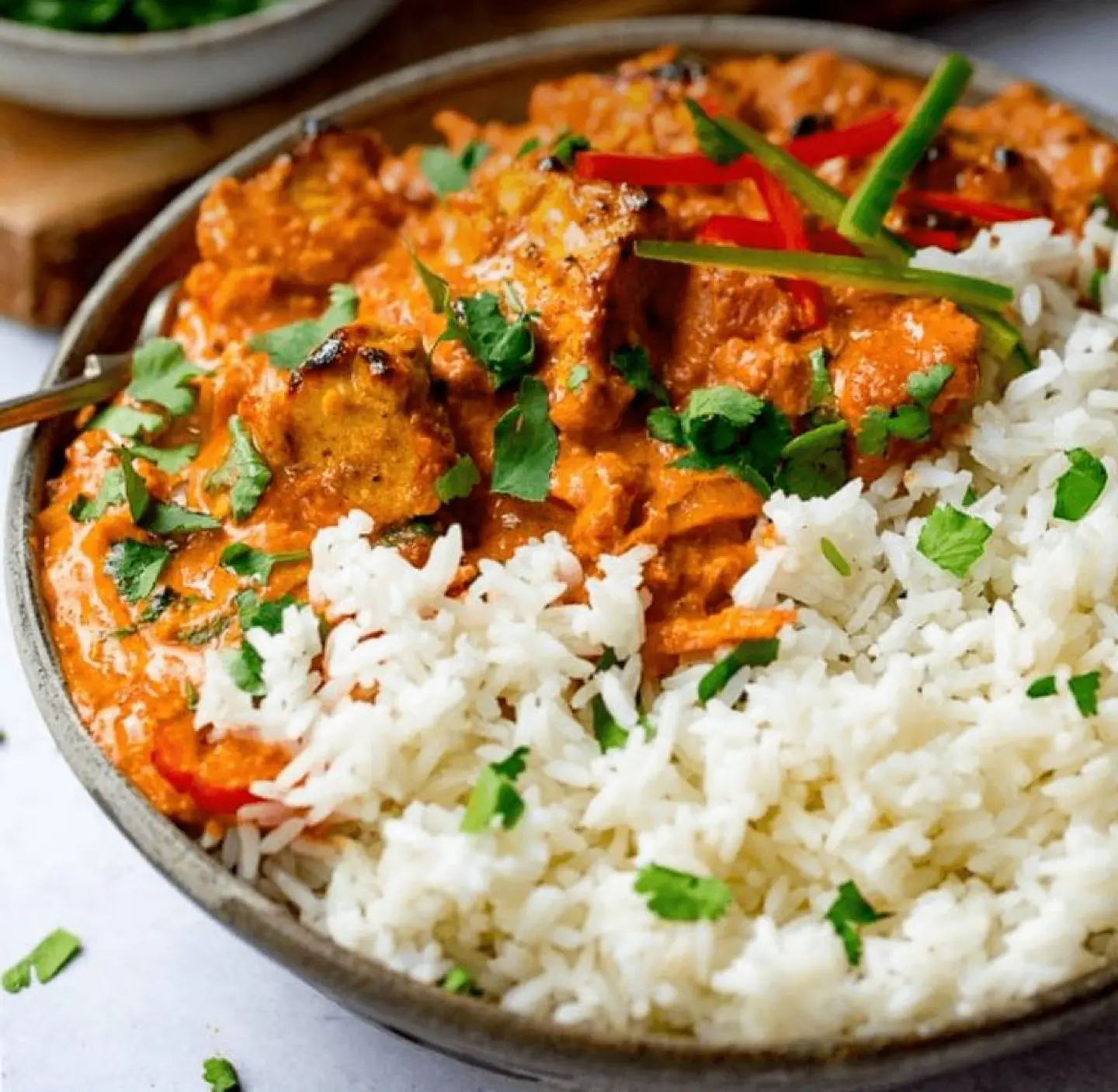 POLLO TIKKA MASALA CON ARROZ BASMATI CON FRUTOS SECOS 1