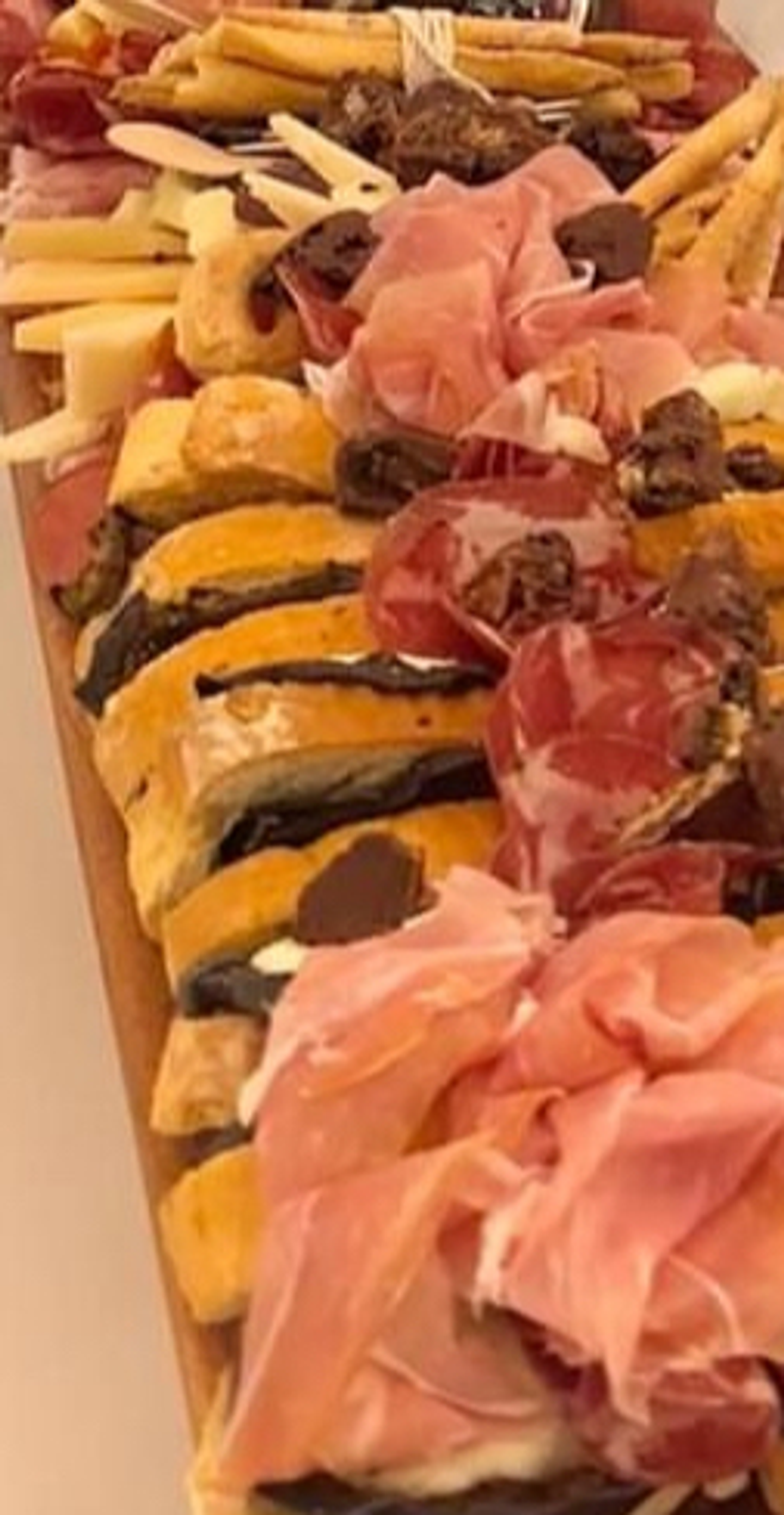 TABLA IBÉRICA CHARCUTERÍA Y QUESOS 6-8 personas 1