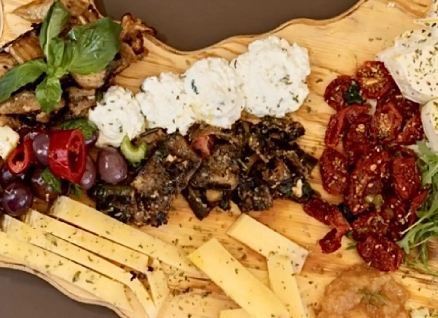 TABLA DE APERITIVO ITALIANA PARA 6-8 personas 1