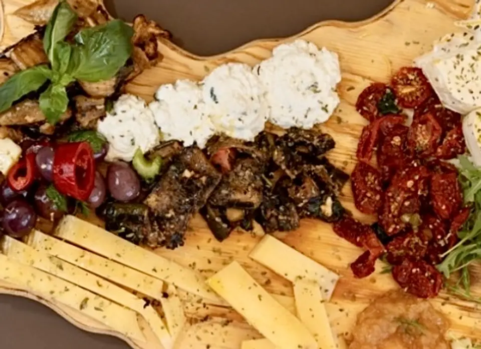 TABLA DE APERITIVO ITALIANA PARA 6-8 personas 1