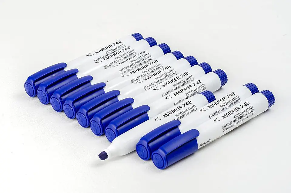 Pack 10 Plumones de Pizarra Azul Flash Marker 742 Pelikan 3