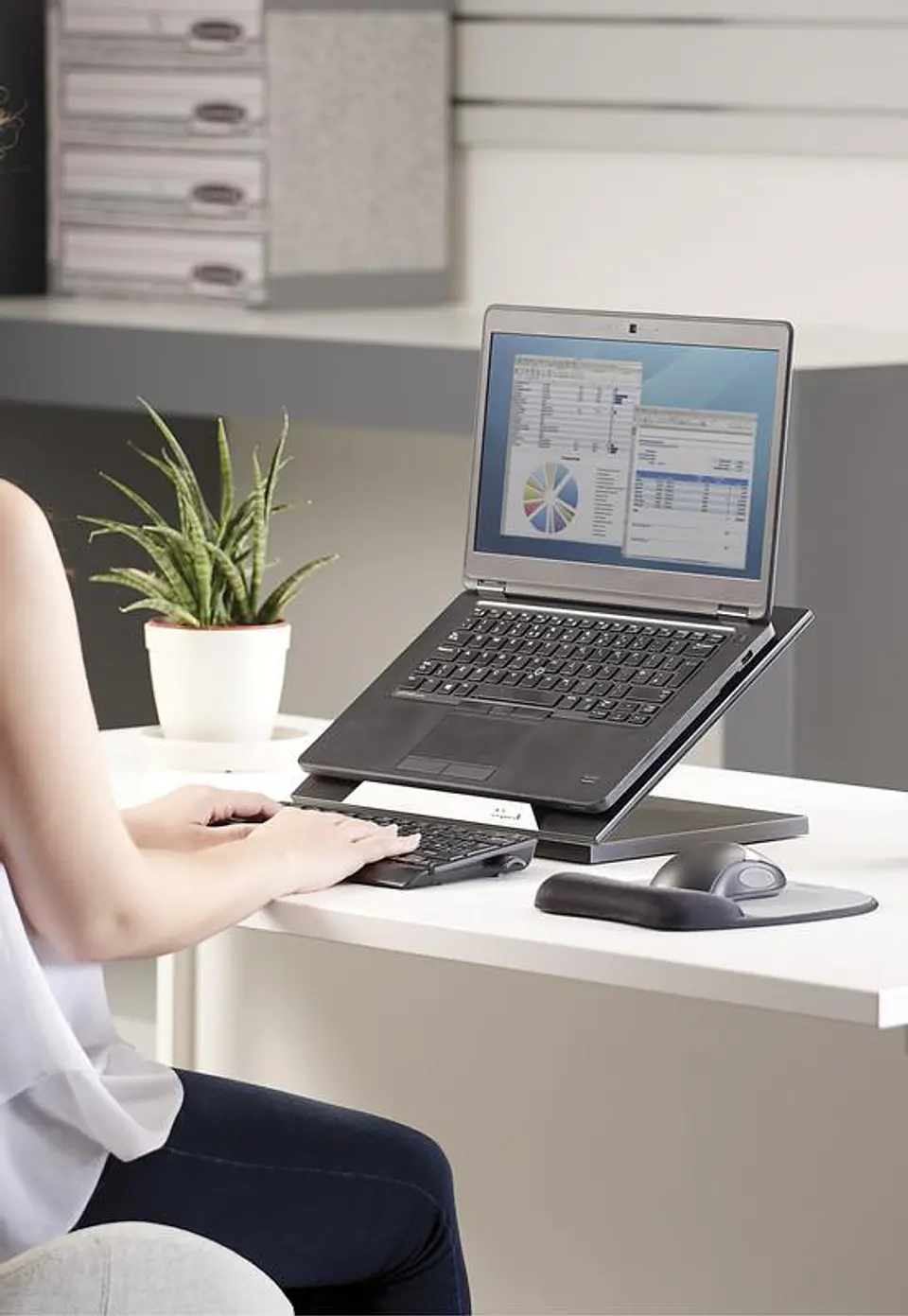 Soporte para Laptops / Notebooks / Portátiles Designer Suites 3