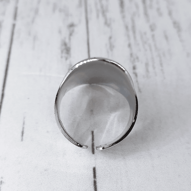 Anillo de acero resistente al agua, ovalado con textura BR00153