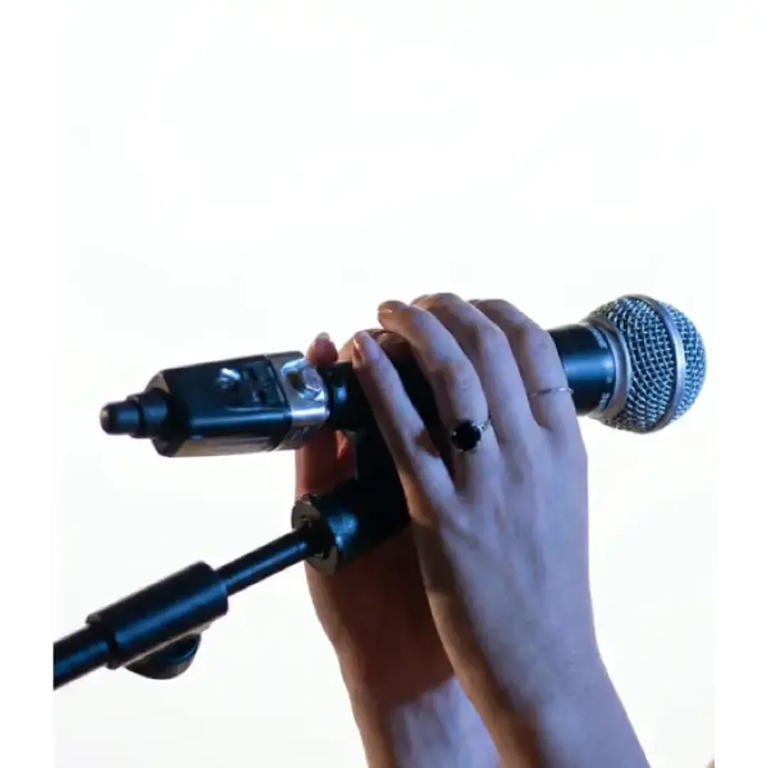 Xvive U3C Sistema Inalámbrico de Micrófono Transmisor y Receptor Inalámbrico XLR para Micrófono CONDENSADOR 4