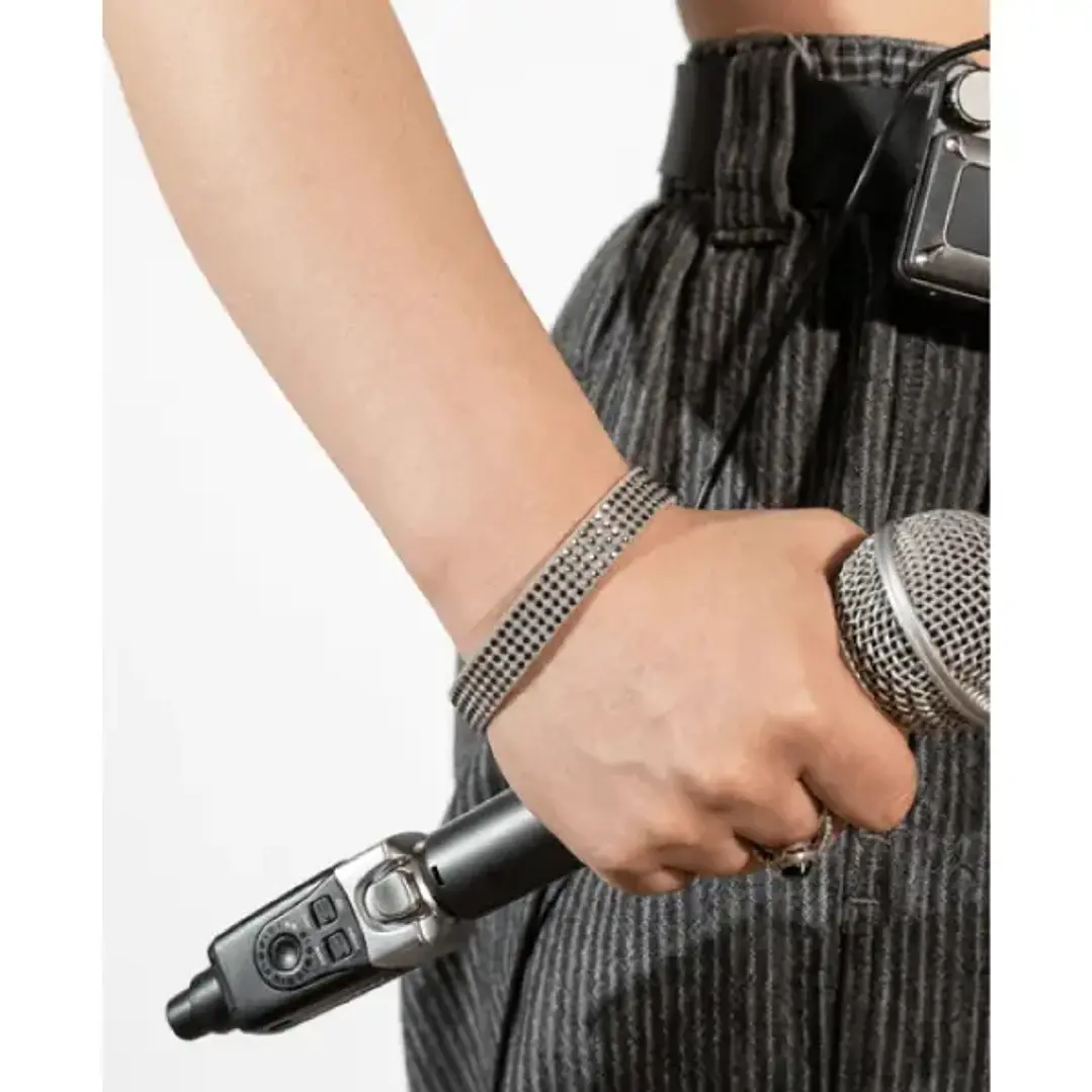 Xvive U3C Sistema Inalámbrico de Micrófono Transmisor y Receptor Inalámbrico XLR para Micrófono CONDENSADOR 5