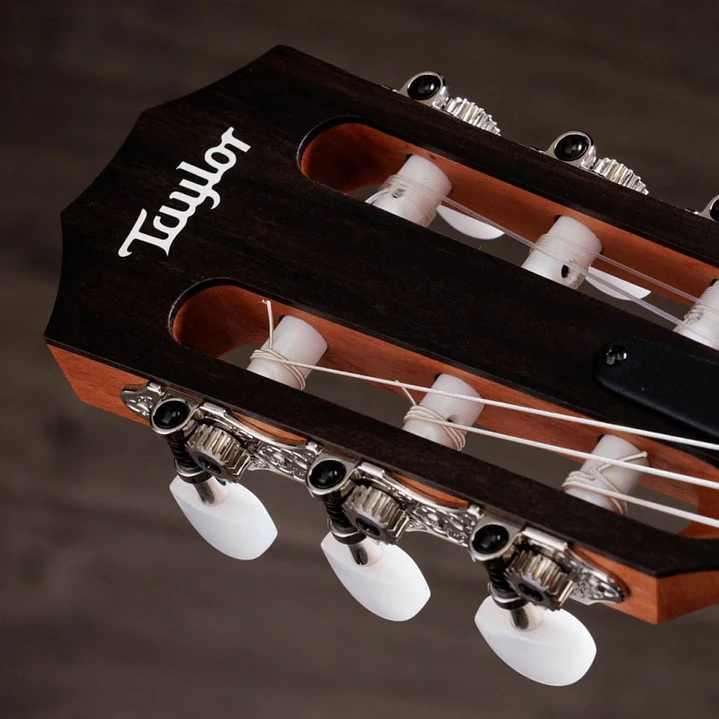 Taylor 112CE-N Guitarra electroacústica con cuerdas de nylon grand concert 3