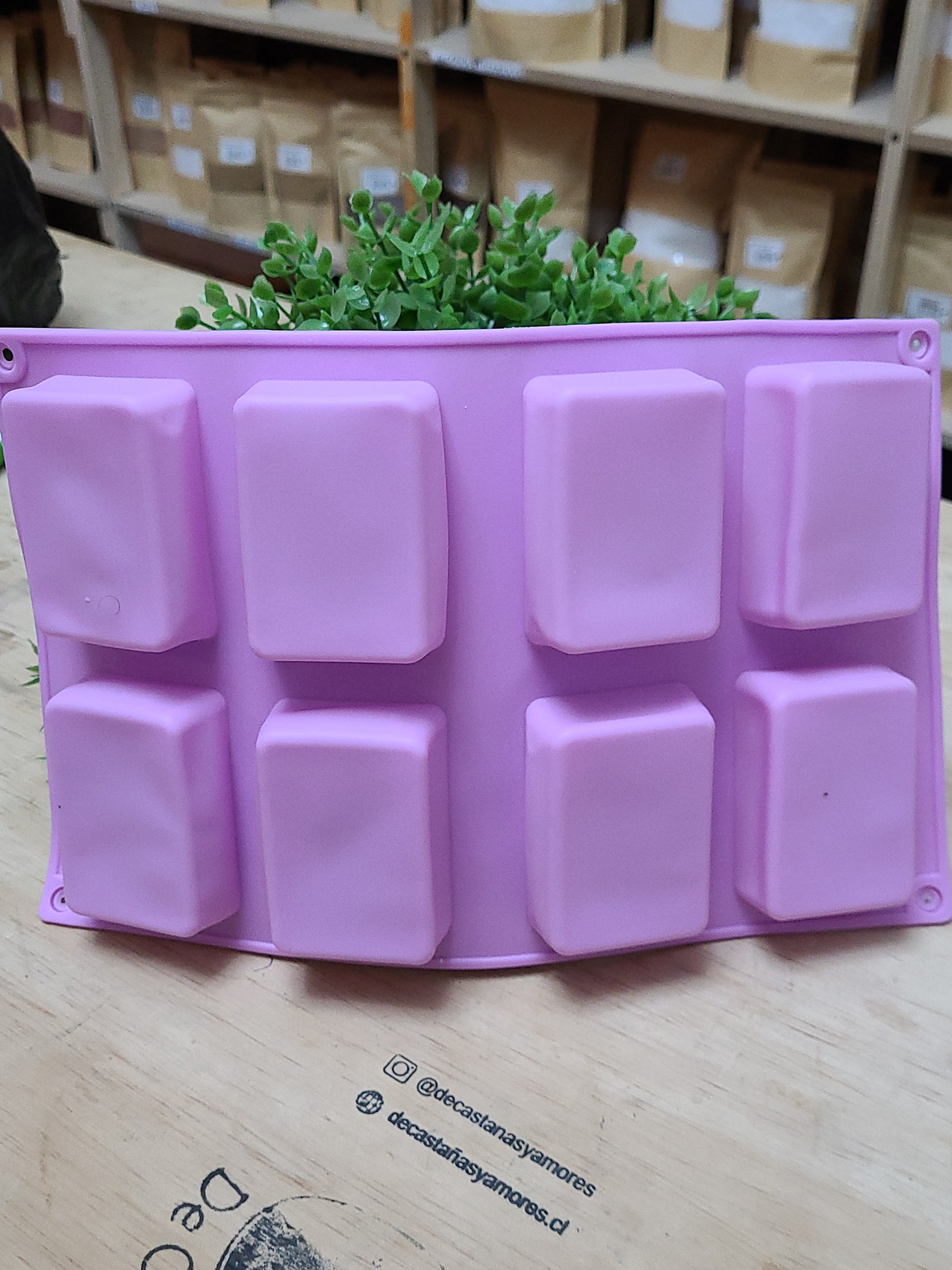 Molde cuadradito 50 grs apróx  1