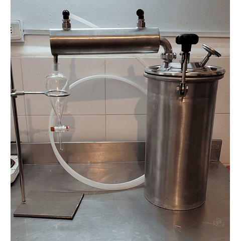 Alambique  o destilador de acero inoxidable  15 o 30  litros