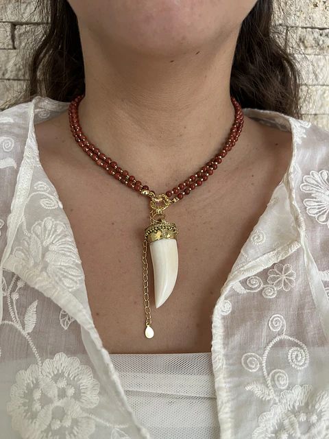Collar diente de hueso natural