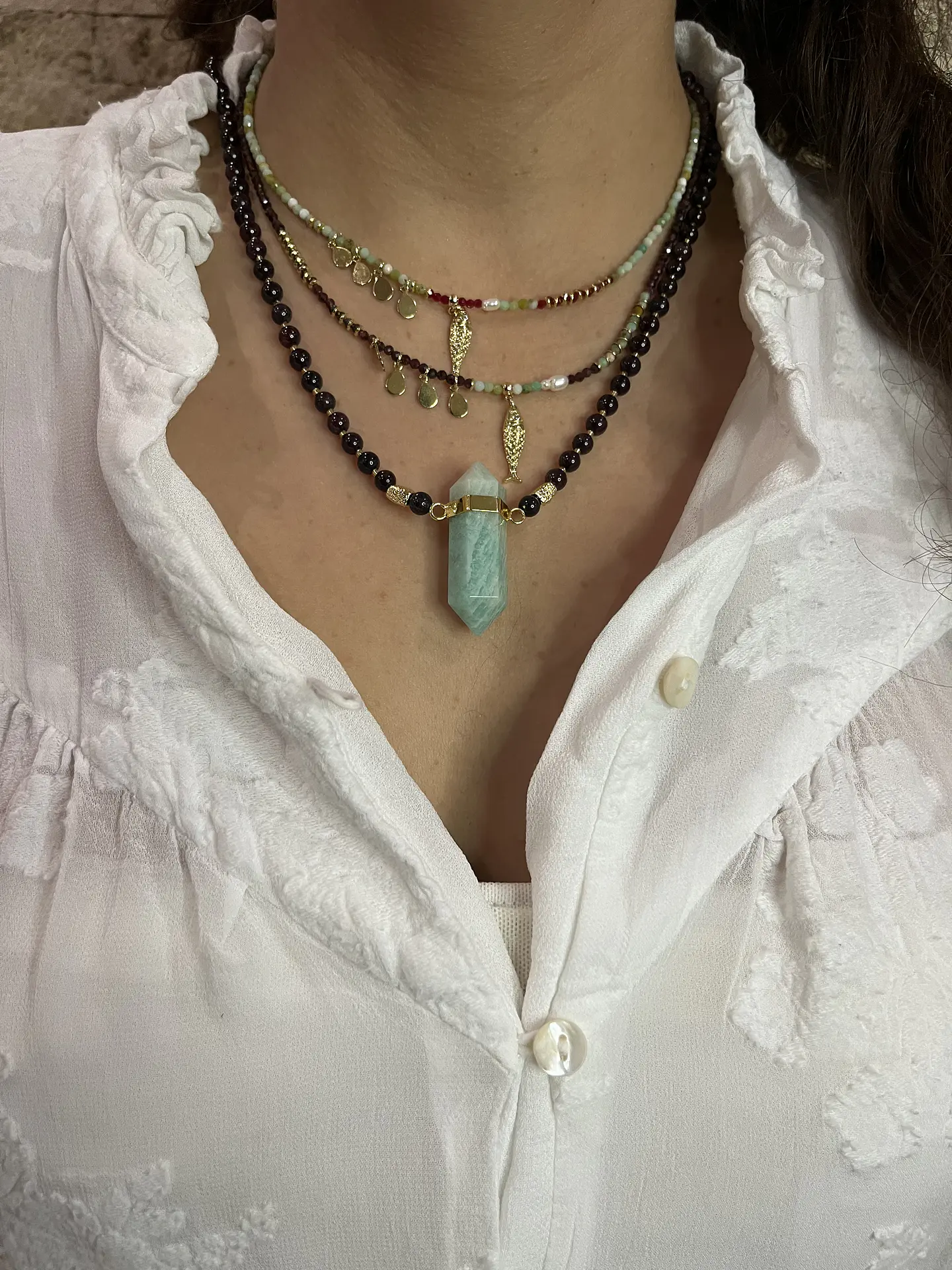Collar mini piedras y pez burdeo 5