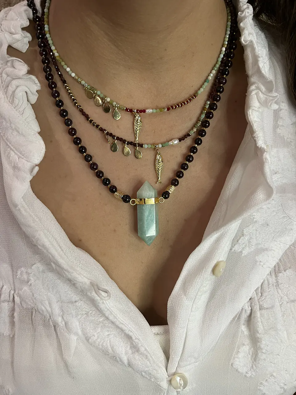 Collar mini piedras y pez verde claro 3