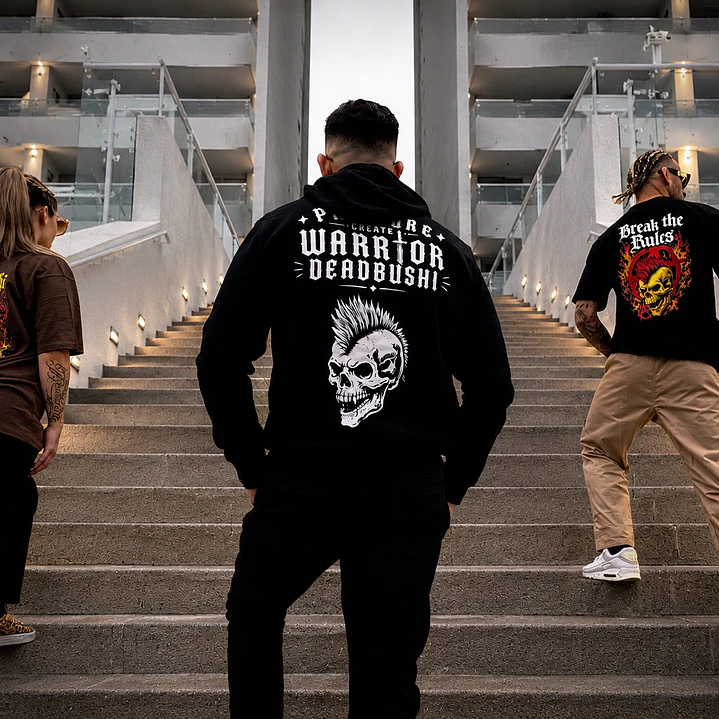 Polerón Oversized Deadbushi – Negro 2