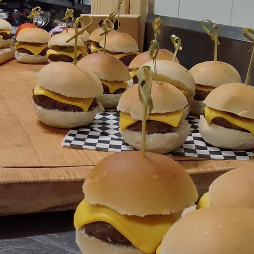 Mini Cheese Burger (45 unidades) (Mini Hamburguesas Queso)