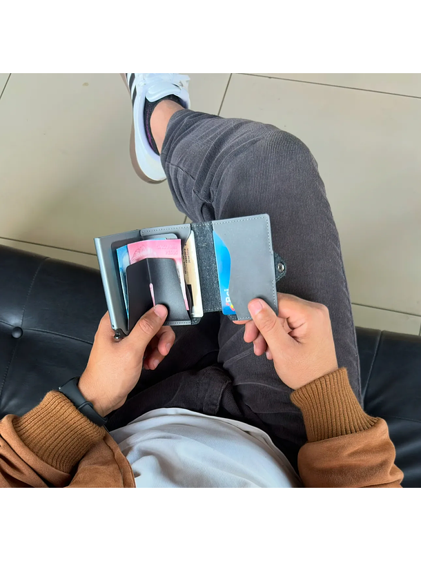 Billetera RFID Negra Mate. 3