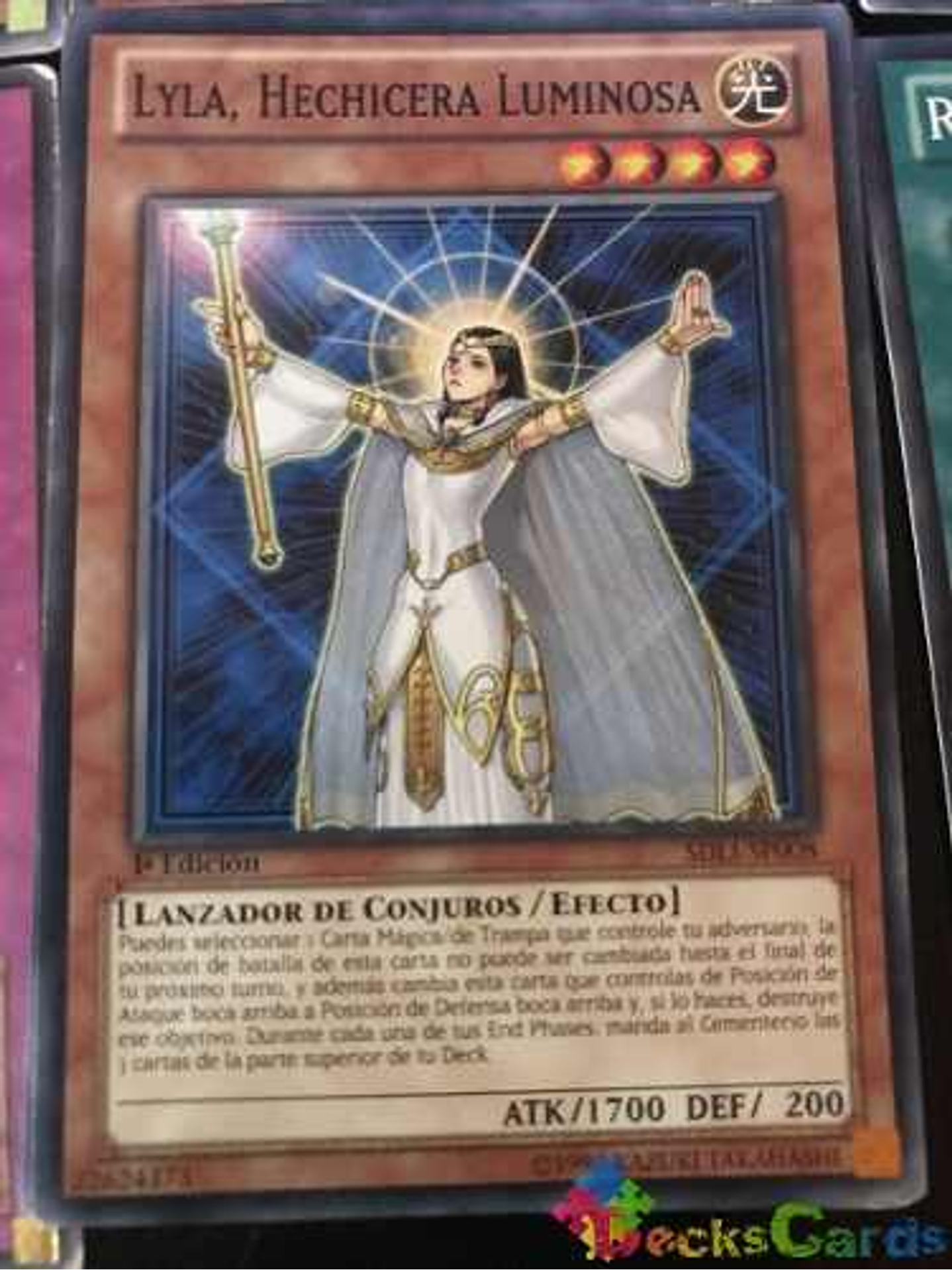 Lyla, Lightsworn Sorceress - sdli-en008 - Common 1st Edition 1