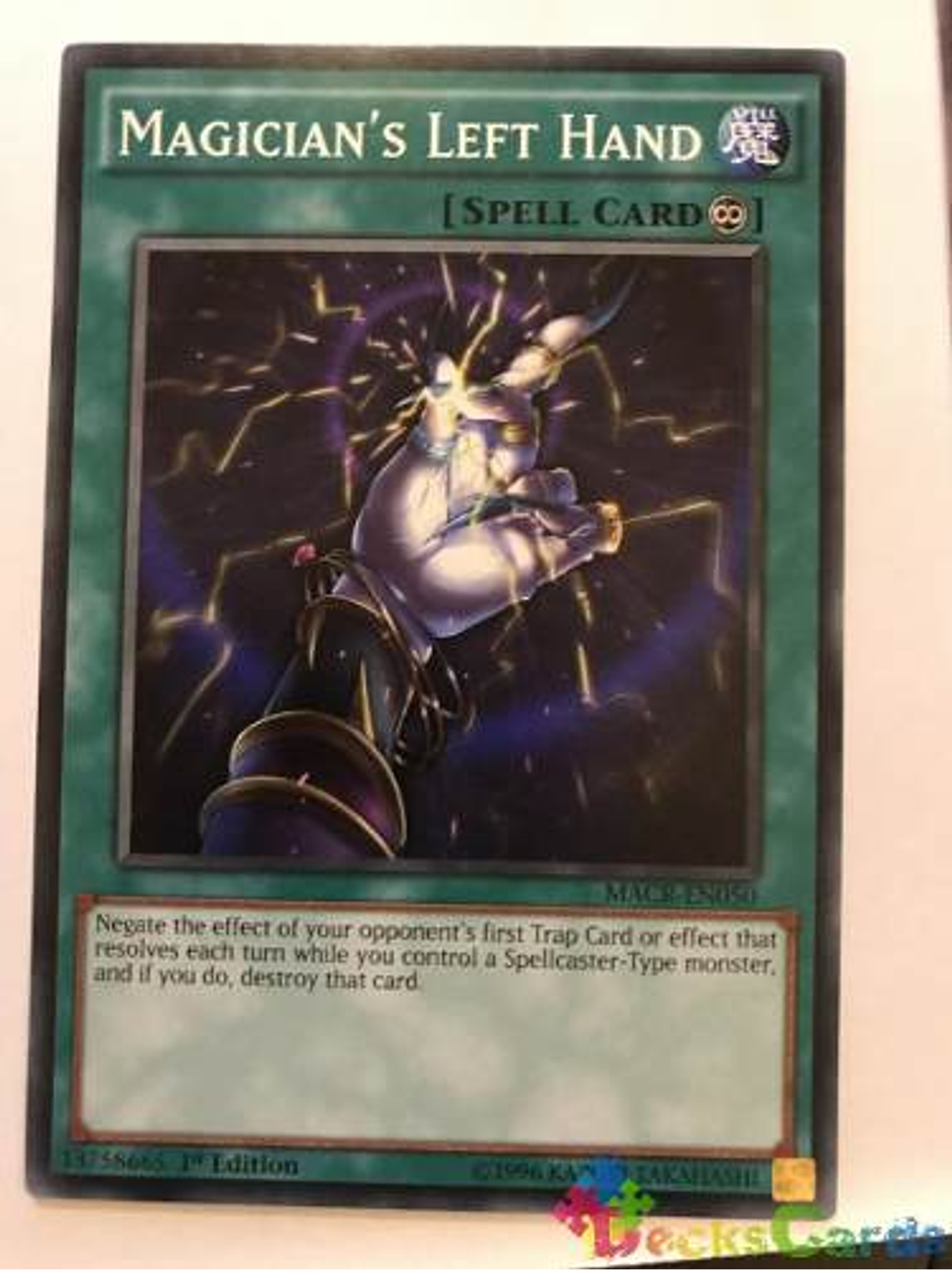 Magician's Left Hand - macr-en050 - Common 1st Edition 1