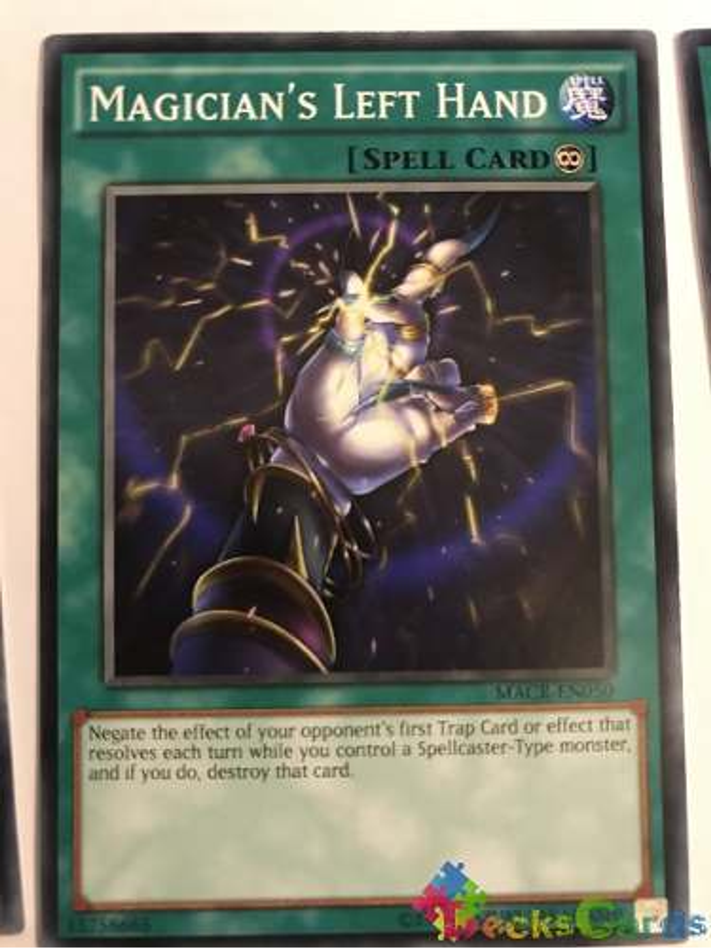 Magician's Left Hand - macr-en050 - Common Unlimited 1