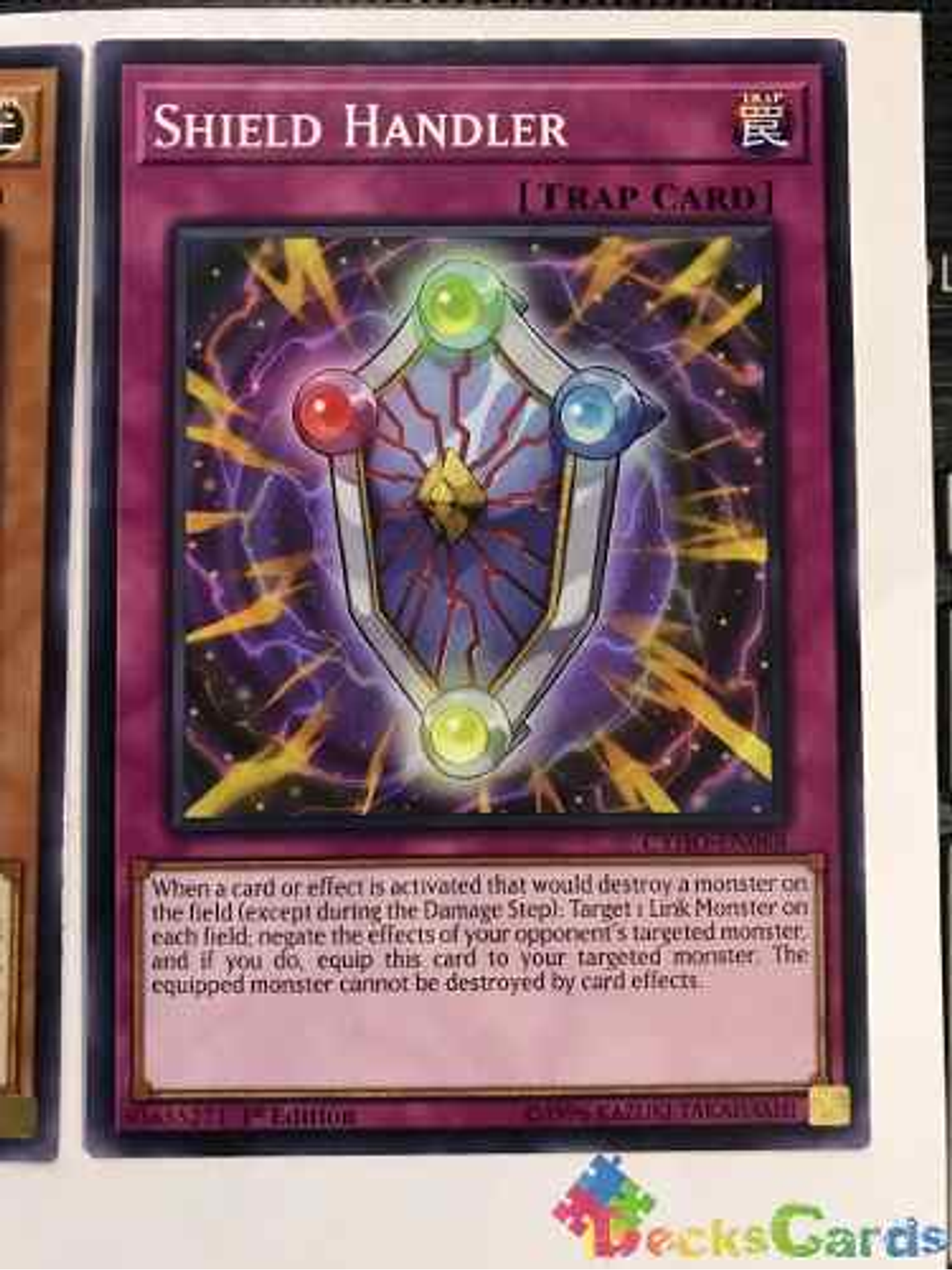 Shield Handler - cyho-en068 - Common 1st Edition 1