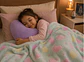 Manta Infantil Luminosa + Cojin Corazon Lila - Miniatura 4