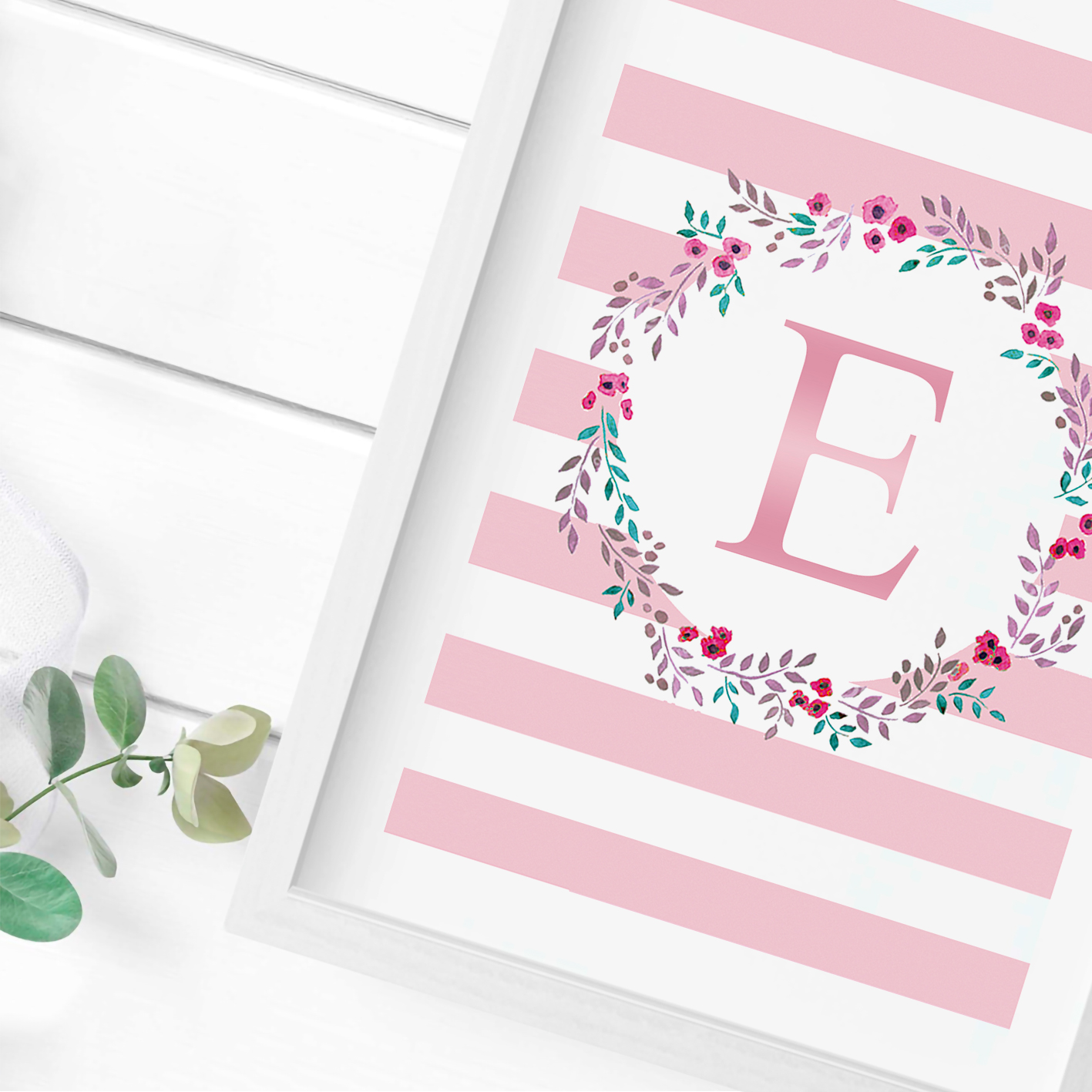 Conejo y Corona con inicial 3