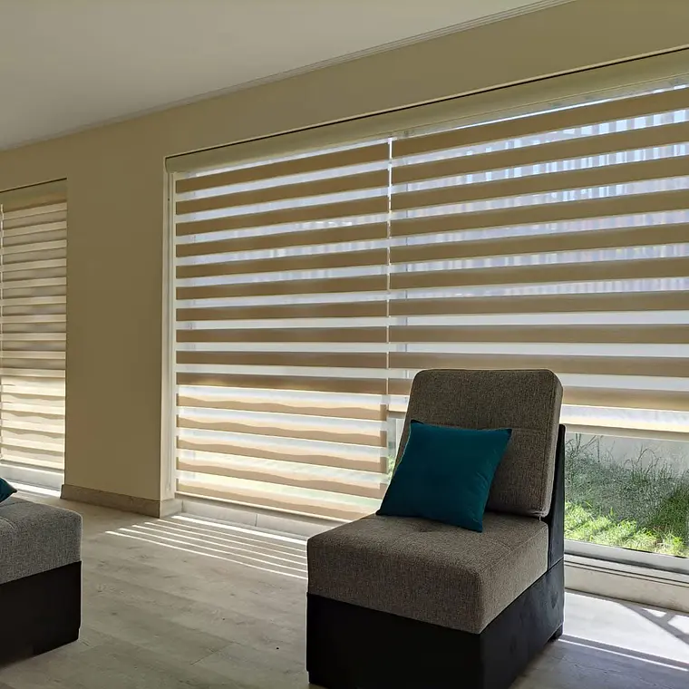 Cortinas roller duo zebra motorizadas color beige + control remoto marca rollux 3
