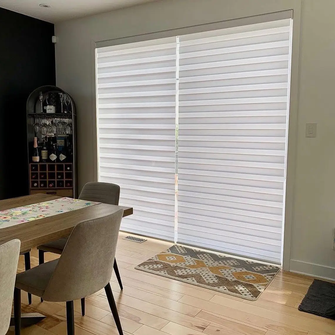 Cortinas roller duo zebra motorizadas color beige + control remoto marca rollux 5
