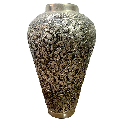 Florero de Pewter con Grabado Floral