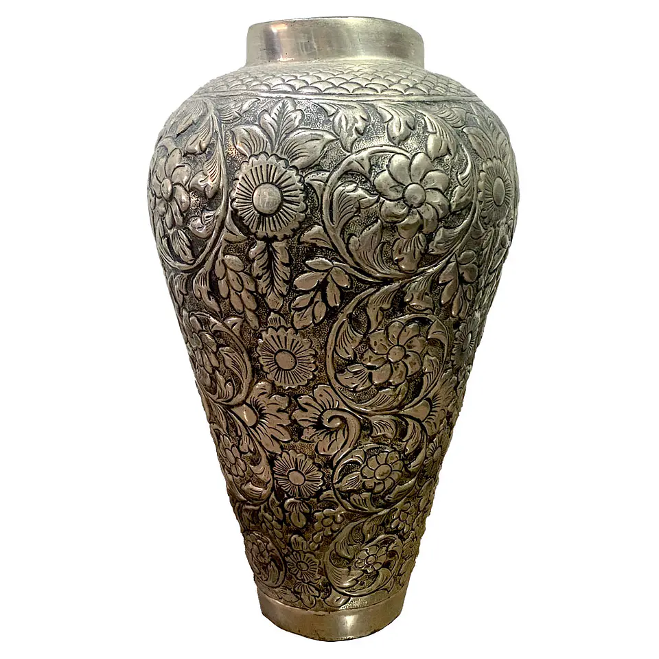 Florero de Pewter con Grabado Floral 1