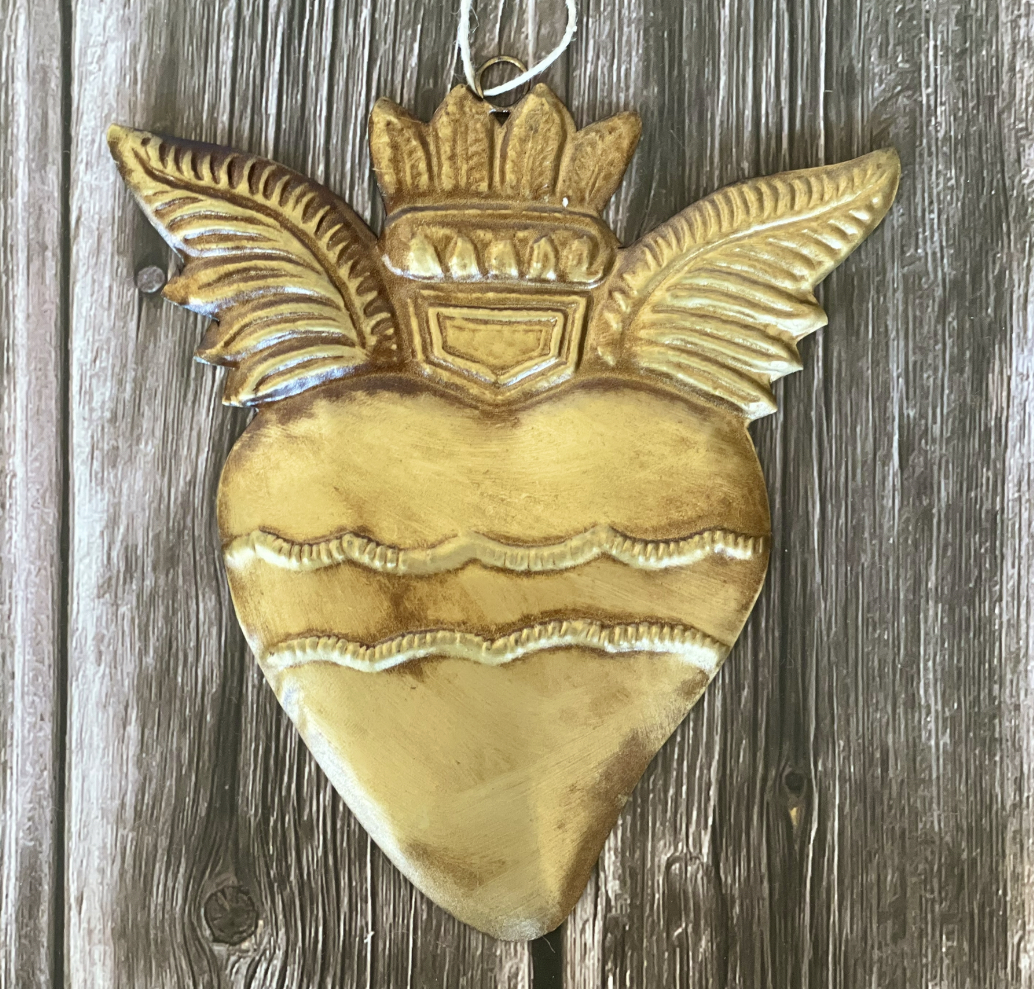 Corazón sagrado con corona