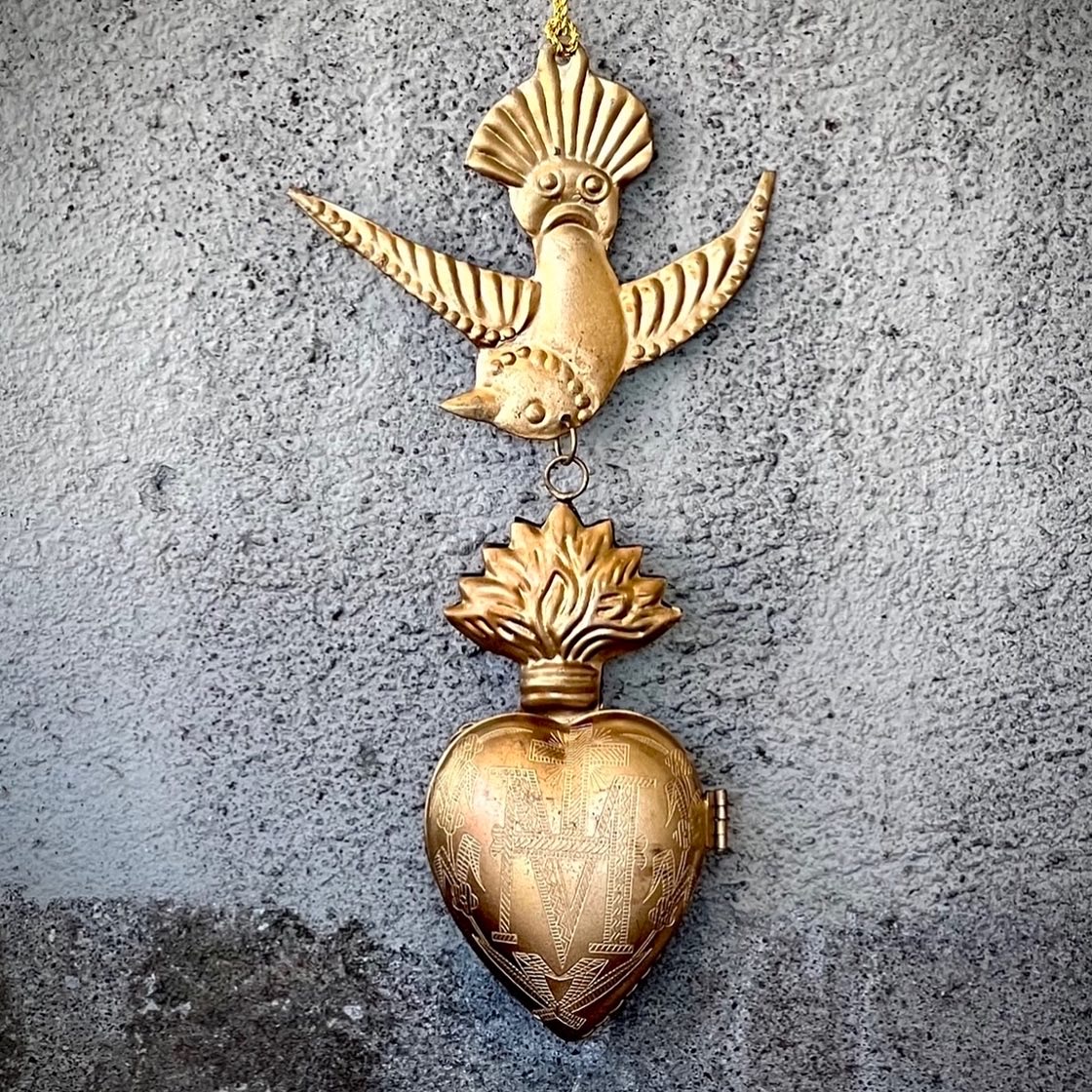 Corazón relicario pajarito
