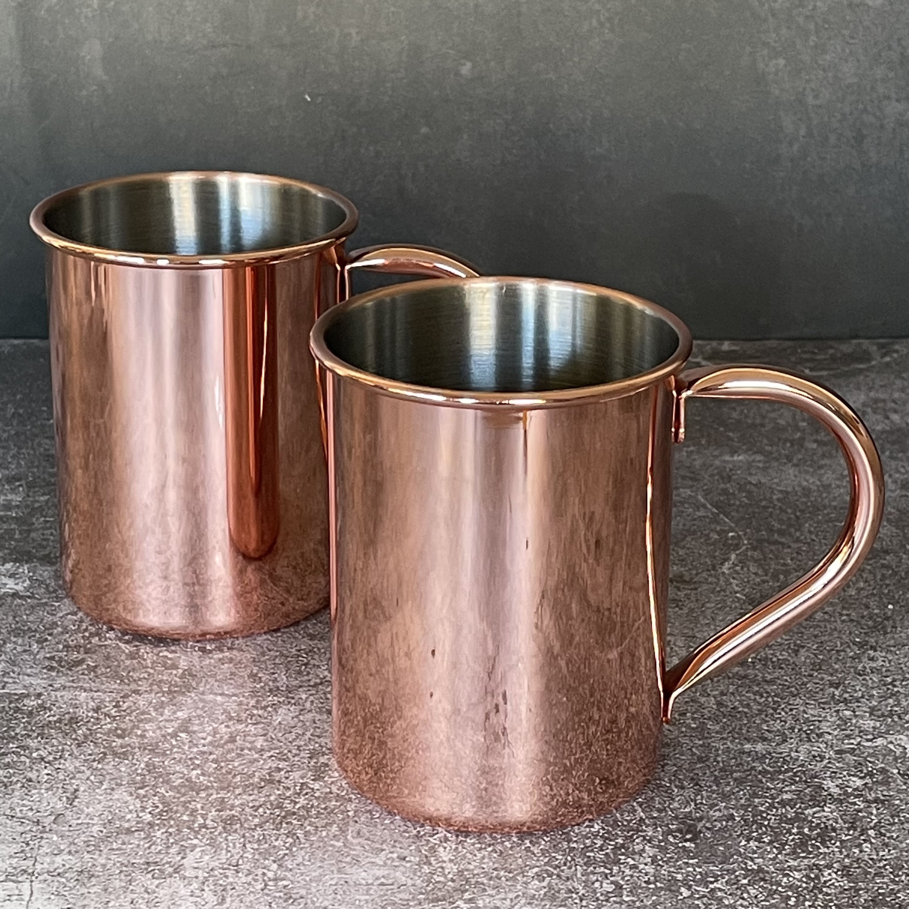 Mug metálico cobrizado, logo grabado