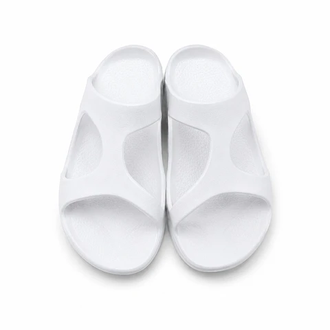 Chinelos de Senhora: Conforto e Estilo para os Dias de Sol
