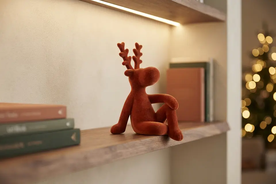 Rena de Veludo Sentada — Laranja | 19x10 cm 1