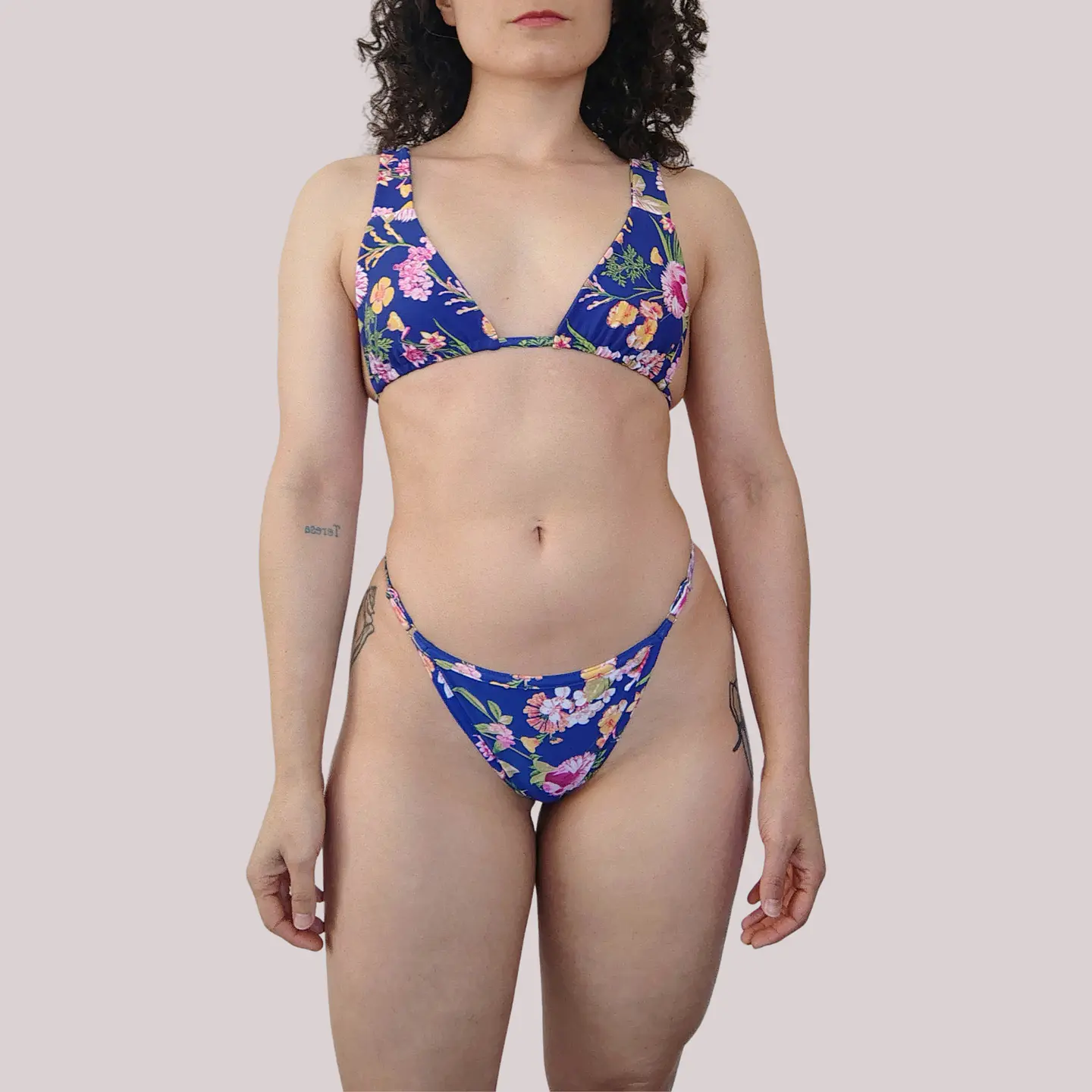 Set top triangulo wide + bottom Ilona floral talla S 1