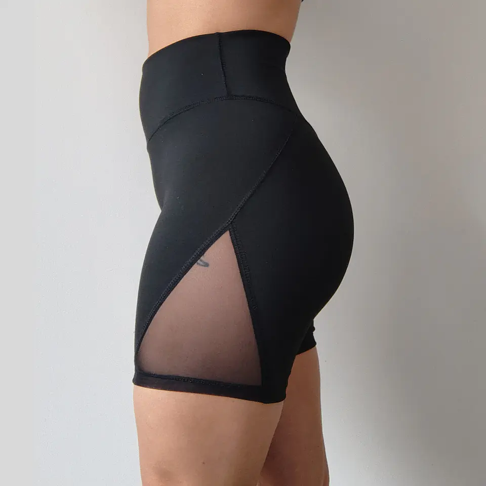 Biker Triangulo Negro malla negra 1