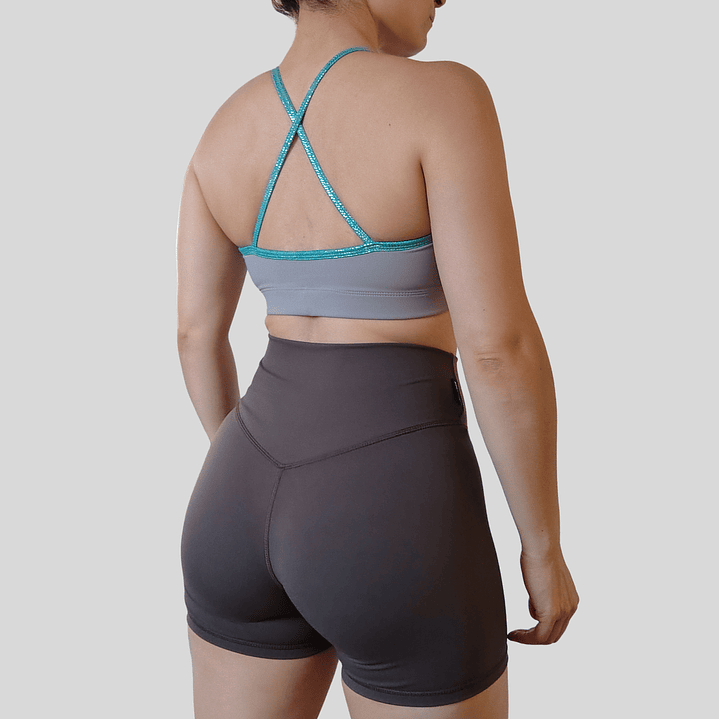 Top Cher básico gris ceniza verde brillos 3