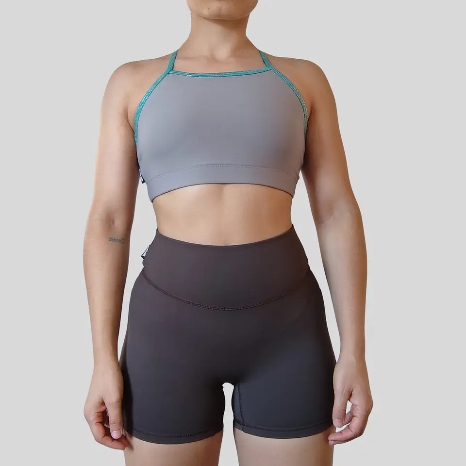 Top Cher básico gris ceniza verde brillos M 1