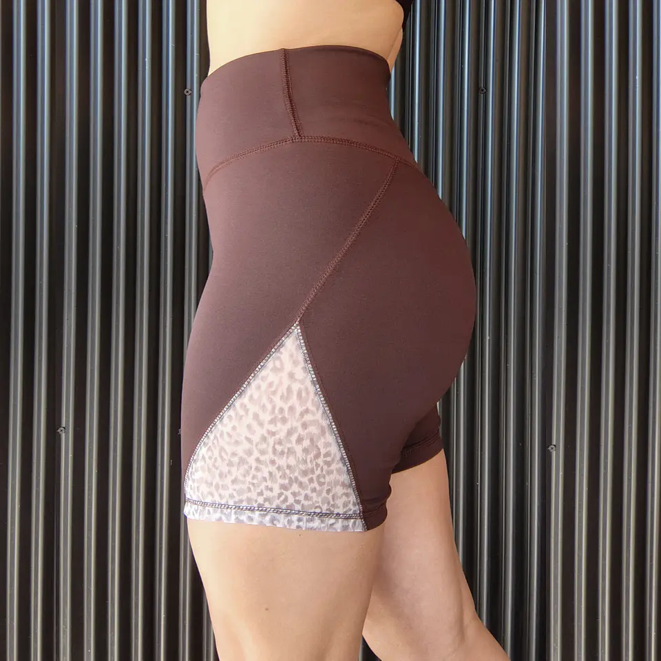 Biker Triangulo Café malla leopardo M 1