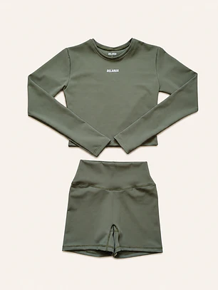 Set Manga larga crop + Short Sense 10 v-shape Verde musgo S/M