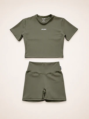 Set Manga corta crop + Short Sense 10 v-shape Verde musgo M/L