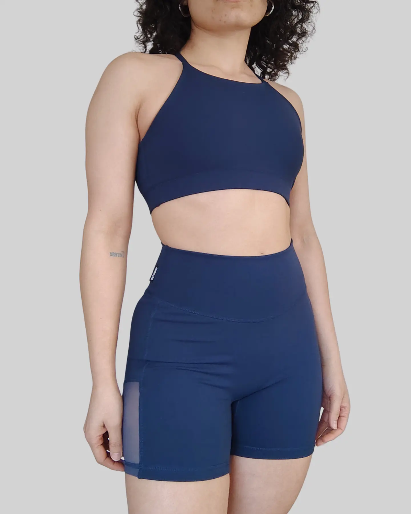 Top deportivo Cher Negro 3