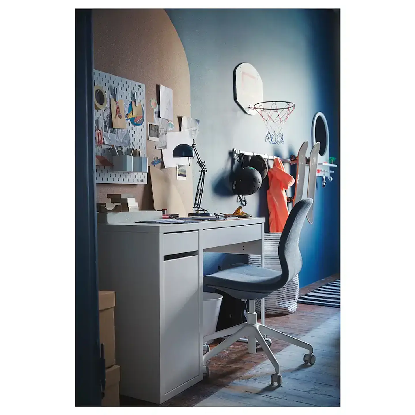 White desk MICKE 2