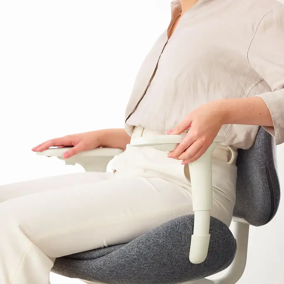 Silla de escritorio con reposabrazos, Gunnared gris/blanco HATTEFJÄLL 1