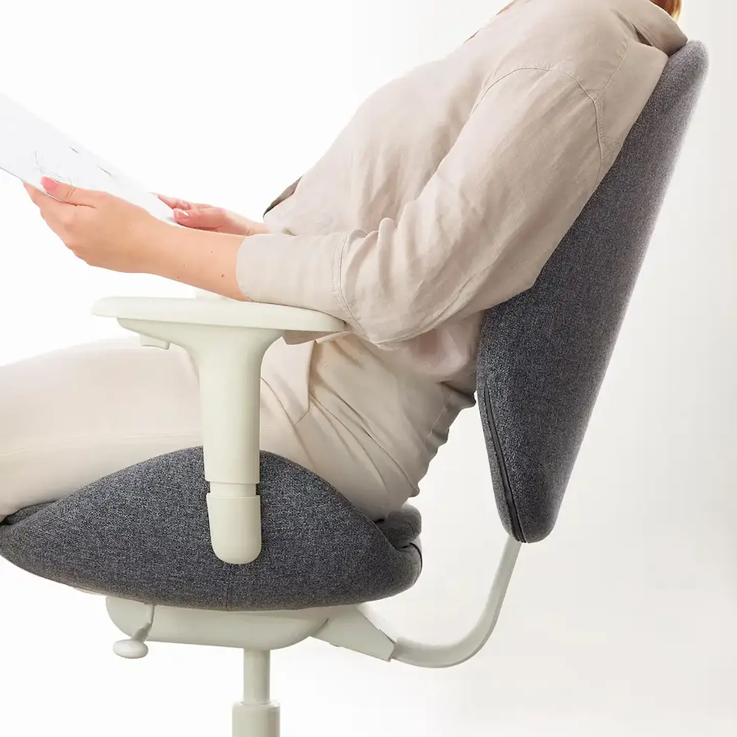 Silla de escritorio con reposabrazos, Gunnared gris/blanco HATTEFJÄLL 2