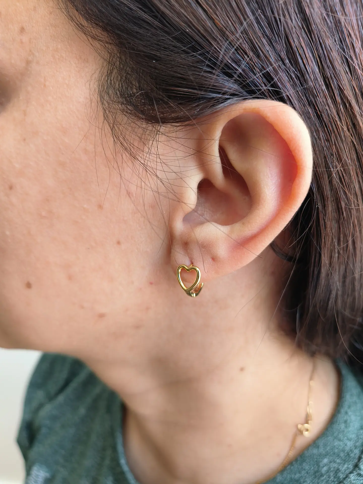 Brincos de argola em forma de coração vazado, lisos, banhados a ouro 2